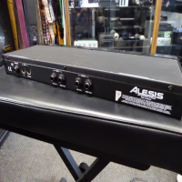 Great 1U rack effects processor with 4 effects blocks that can be configured in four different modes:<br />&nbsp;<br />Single mode for mono in and out or stereo in and out.&nbsp;<br />Double mode allows two mono inputs and stereo outputs working in parallel.&nbsp;<br />Dual mono provides two independent effects on mono in and mono out.&nbsp;<br />MultiChain allows four effects to be run simultaneously in a chain.<br /><br />All effects are fullt editable and there are 128 user patches for storing as well as 128 presets.<br /><br />The basic effects comprise reverb, delay and pitch, with pitch covering all the usual modulated delay treatments as well as pitch shifting and Leslie simulation.<br />Delays come in both mono and stereo varieties, with multi-tap facility (up to three taps)Maximum delay time is 1300ms.<br /><br /><br />