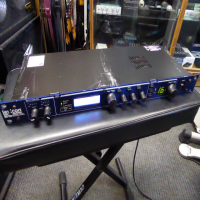 <p>Superb 4 channel effects processor.</p><p>17 classic Lexicon algorithms with full editability and loads of variations.</p><p>Large backlit LCD display.</p><p>Can be used as two stereo effects modules or 4 mono effects modules.</p><p>Perfect for band PAs, churches and clubs.</p><p>Intuitive front panel design.</p><p>Easy to edit with a few knob tweaks.</p><p>For
 example, three individual, assignable parameter controls mean you don&rsquo;t
 have to page through menus to fine tune a reverb tail.&nbsp;</p><p>Built-in dbx compression and de-essing in tandem with reverb, the MX400 is the perfect tool for taming problem vocalists.&nbsp;</p><p></p>