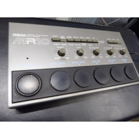 Rare analogue drum machine from 1982.<br /><br />5 drum sounds: Bass Drum, Snare, High Tom, Low Tom, Cymbals.<br /><br />16 preset rhythms.<br /><br />All sounds apart from the Bass Drum are tuneable using the Tune Knob, which affects all their pitches simultaneously.&nbsp;<br /><br />The Bass Drum and Cymbals have independent volume controls.<br /><br /><br />