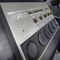 Rare analogue drum machine from 1982.<br /><br />5 drum sounds: Bass Drum, Snare, High Tom, Low Tom, Cymbals.<br /><br />16 preset rhythms.<br /><br />All sounds apart from the Bass Drum are tuneable using the Tune Knob, which affects all their pitches simultaneously.&nbsp;<br /><br />The Bass Drum and Cymbals have independent volume controls.<br /><br /><br />