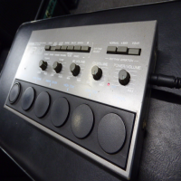 Rare analogue drum machine from 1982.<br /><br />5 drum sounds: Bass Drum, Snare, High Tom, Low Tom, Cymbals.<br /><br />16 preset rhythms.<br /><br />All sounds apart from the Bass Drum are tuneable using the Tune Knob, which affects all their pitches simultaneously.&nbsp;<br /><br />The Bass Drum and Cymbals have independent volume controls.<br /><br /><br />