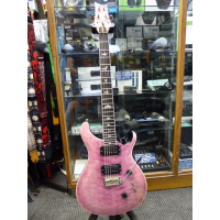 <p>High quality guitar that punches above its weight considering the price point.</p><p>Excellent condition with original bag.</p>