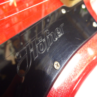 <p>Travel guitar by Hofner.&nbsp; Includes gig bag.</p><p>Good condition.</p>