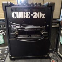 <p>20 watt guitar amplifier with built-in effects.</p><p>Great condition.</p>