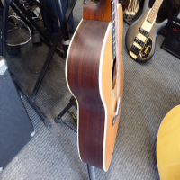 <p>Gorgeous-looking guitar with a comfortable body size and high-quality features.</p><p>Great condition.</p>