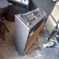 <p>Vox AC30 Valve Reactor.&nbsp; 30 watt guitar amplifier with twin Celestion speakers.</p><p>Excellent condition.</p>