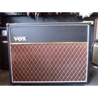 <p>Vox AC30 Valve Reactor.&nbsp; 30 watt guitar amplifier with twin Celestion speakers.</p><p>Excellent condition.</p>