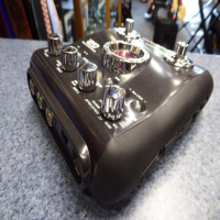 <p>Affordable electric guitar effects processor in good condition.</p><p>Includes power supply.</p>