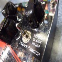 <p>Quality overdrive pedal by Akai.</p><p>Condition: Plenty of marks in the chassis but working perfectly well.</p>