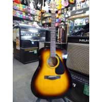 <p>Classic entry-level acoustic guitar by Yamaha.&nbsp; Sunburst finish.</p><p>Good condition.</p>